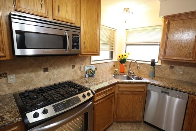 Photo - 4018 Nenana Dr