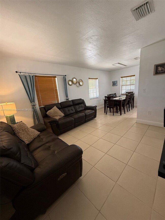 Photo - 15111 NW 32nd Ave House