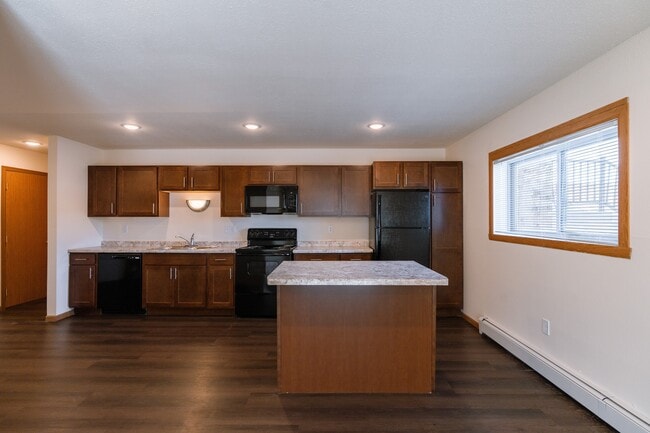 Fargo, ND Westwood Apartments | Kitchen