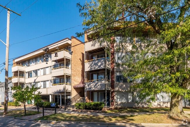 Arch Manor - Arch Manor