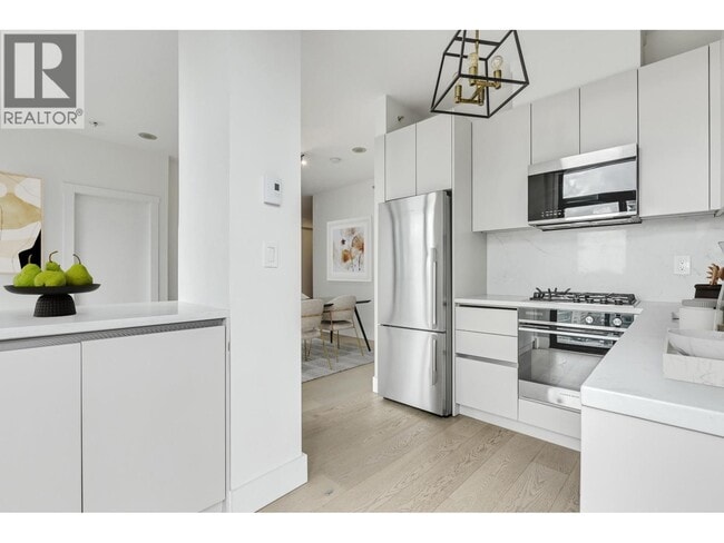 1239 W Georgia St Unit 2402