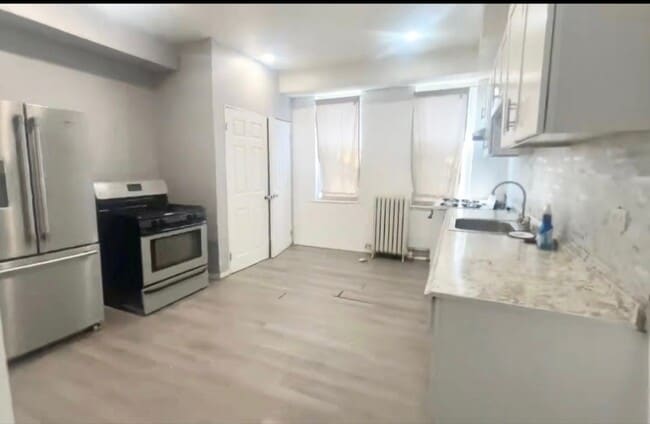 Photo - 623 N 64th St