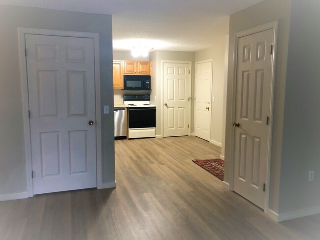 Photo - 3 Oak Hill Ln Unit Oak Hill