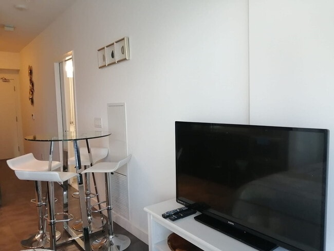 Building Photo - 14 York St Unit FL10-ID1347728P