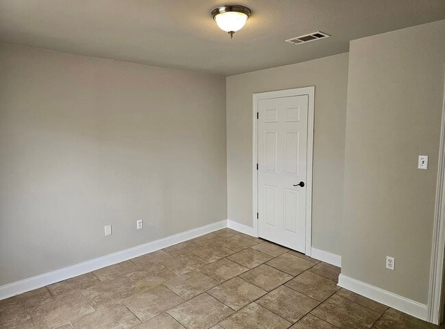 Photo - 44154 Simpson Pl