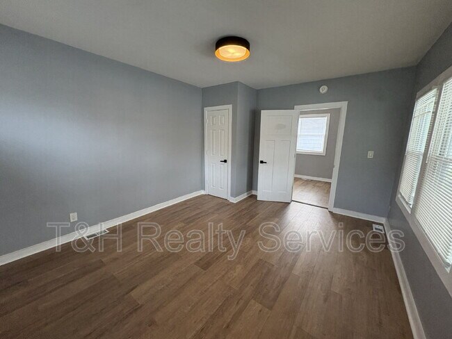 Photo - 1927 N Dearborn St