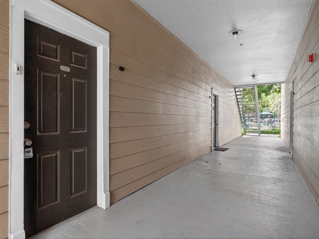 13003 Plantation Park Cir