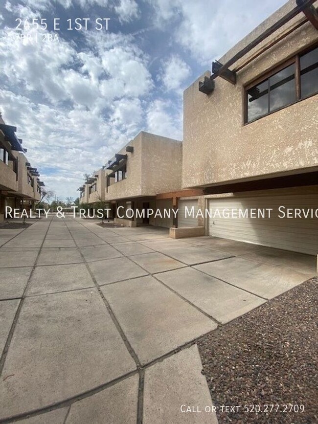 Photo - 2455 E 1st St