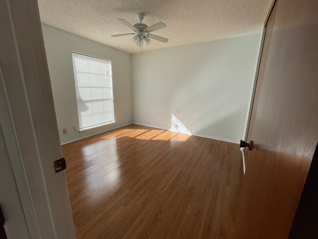 2nd Bedroom - 4911 Arbor Ridge Dr