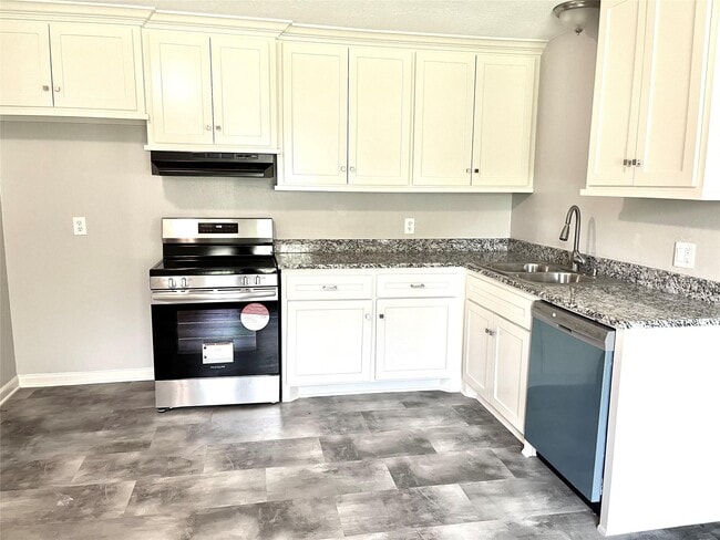 Photo - 104 Peach St