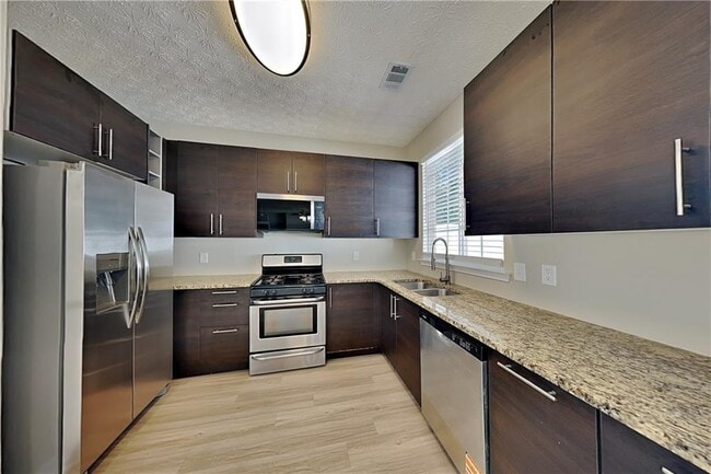 Photo - 274 Windcroft Ln NW