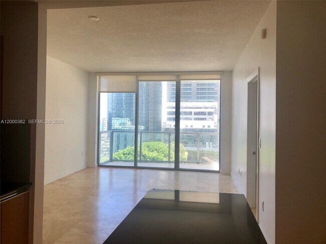 Photo - 1050 Brickell Ave Unidad 1408