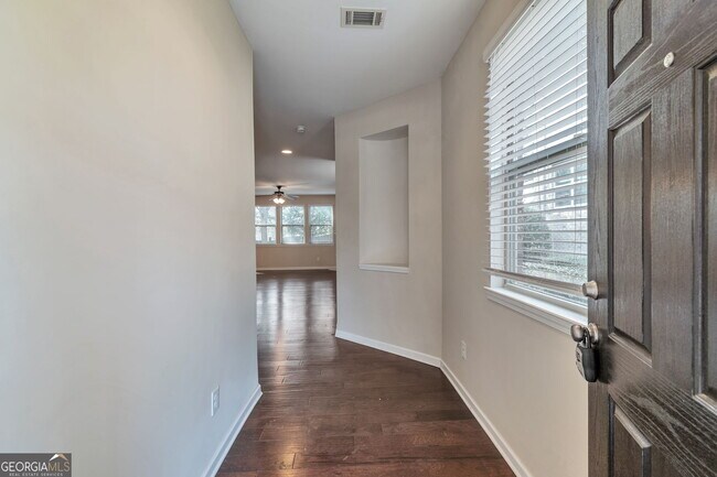 Photo - 1623 Trailview Way NE