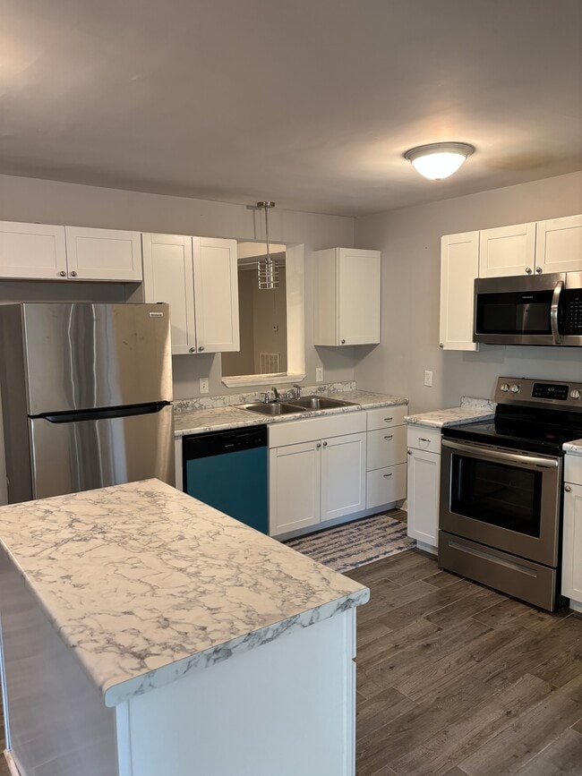 Photo - 627 Rowan Dr Unit 627 Rowan Dr