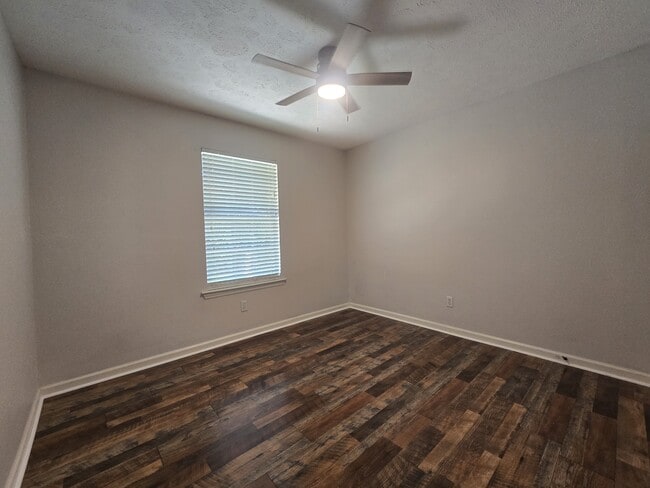 Photo - 2112 Spring Hill Cir