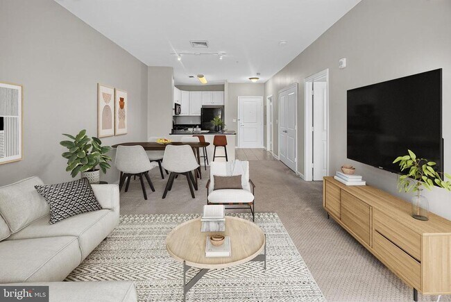 Photo - 8045 Newell St Unidad 523