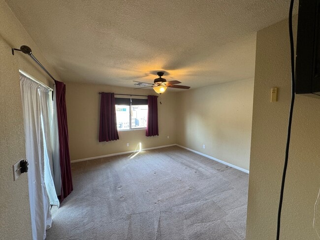 Photo - 2058 E Fremont Dr