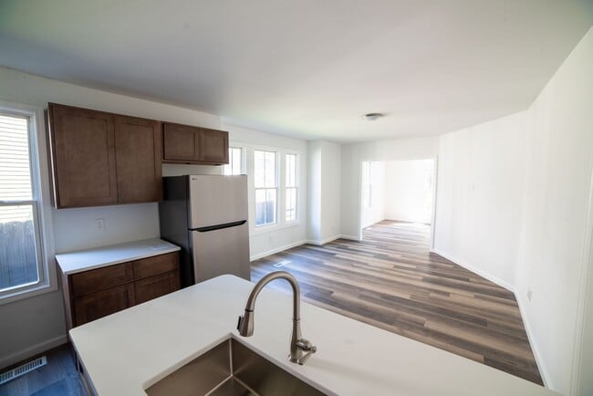 Photo - 107 N 13th St