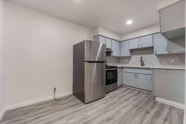 Photo - Modern Condo: Remodeled Elegance Awaits!