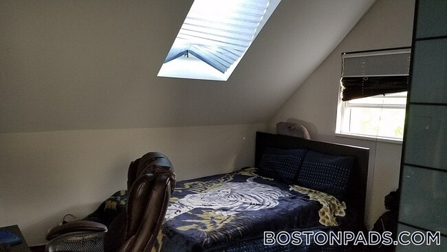 Building Photo - 24 Washburn St Rental