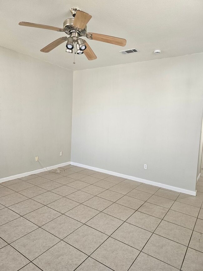 Photo - 1443 Bartholomew St