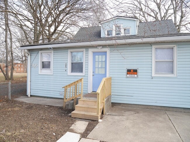 Building Photo - 305 A S Marlyn Ave Unit Apt A