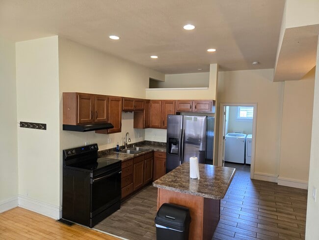 Building Photo - 1334 Merryman St Unit 1334 merryman st Lower Rental