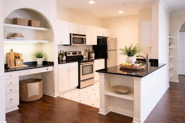 Building Photo - 860 N Orange Ave Unit 440