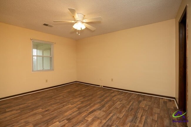 Photo - 420 Westcliff Cir