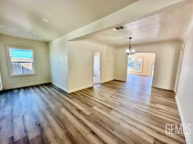 Photo - 220 Pacific St