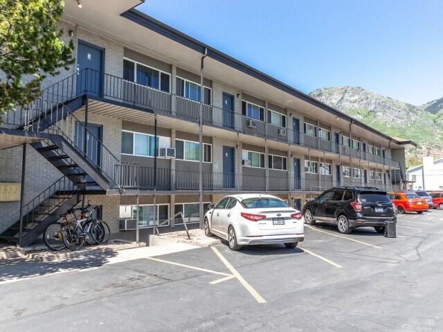 Center Pointe