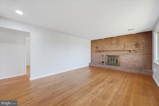 Photo - 210 Stafford Dr