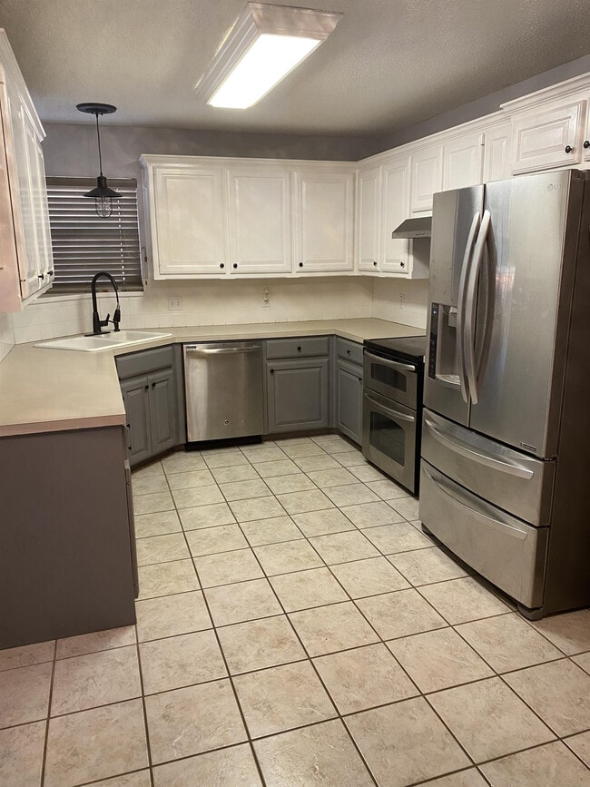 Building Photo - 6819 5th St