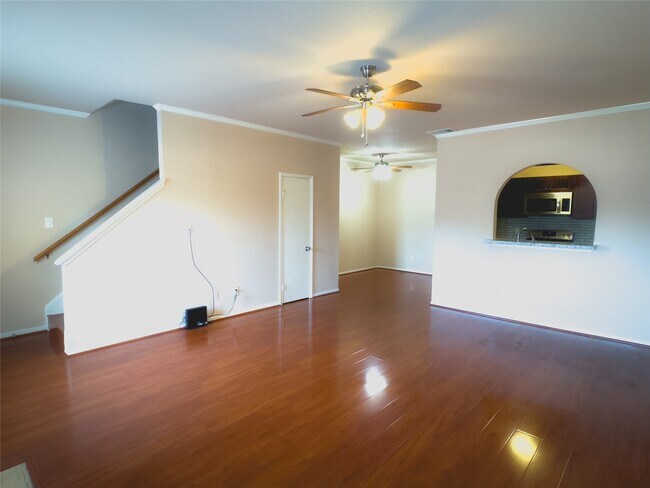 Building Photo - 9800 Pagewood Ln Unit 2705