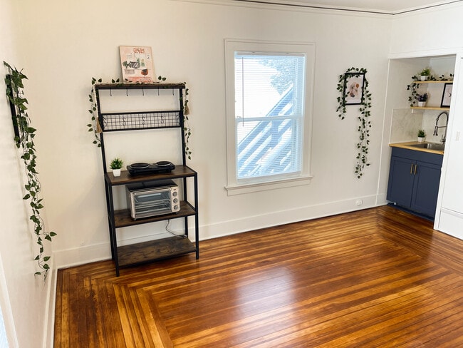 Photo - 3721 Cottage Grove Ave Unit 7