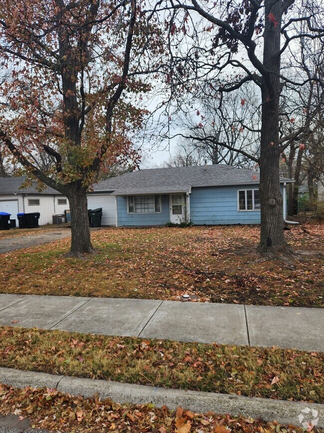 Building Photo - 2 BEDROOM 1 FULL BATH SINGLE FAMILY HOME W...