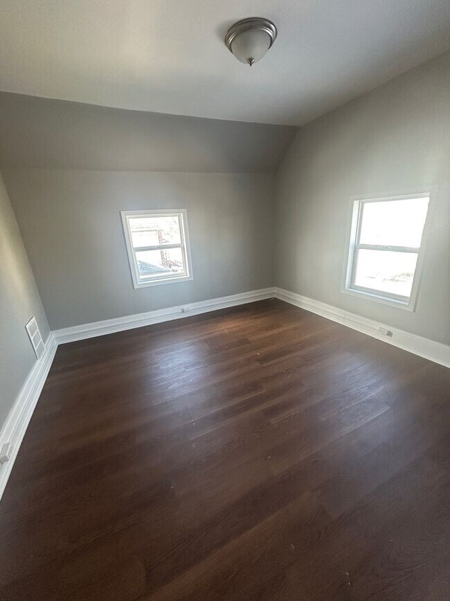 Photo - 1231 W 5th St Unit 1231 W 5th St- 2