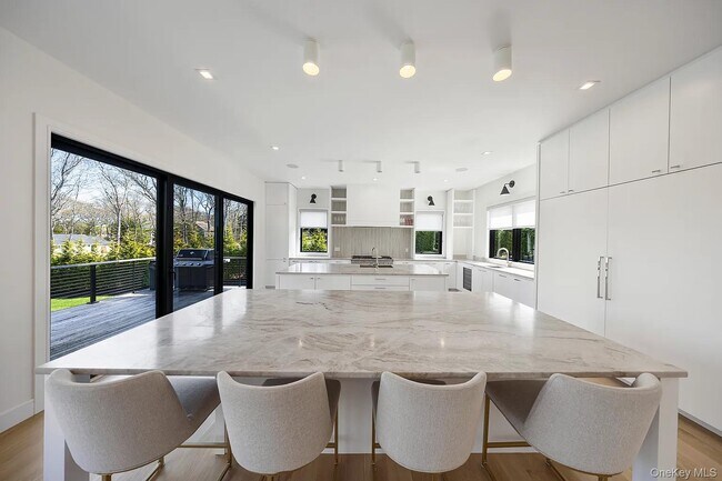 Photo - 130 Highview Dr
