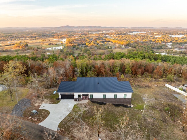 Photo - 628 Mt Riante Rd