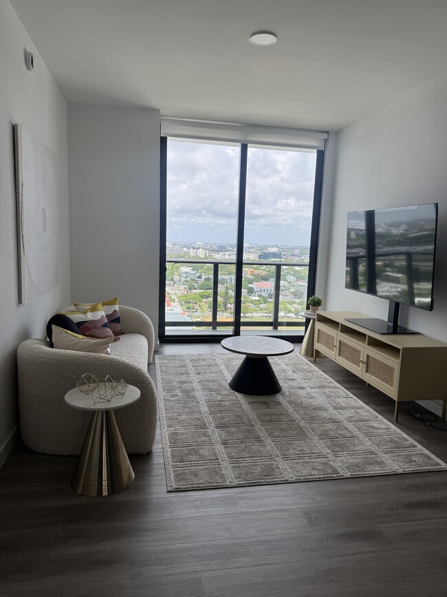 Building Photo - 253 NE 2nd St Unit 2259