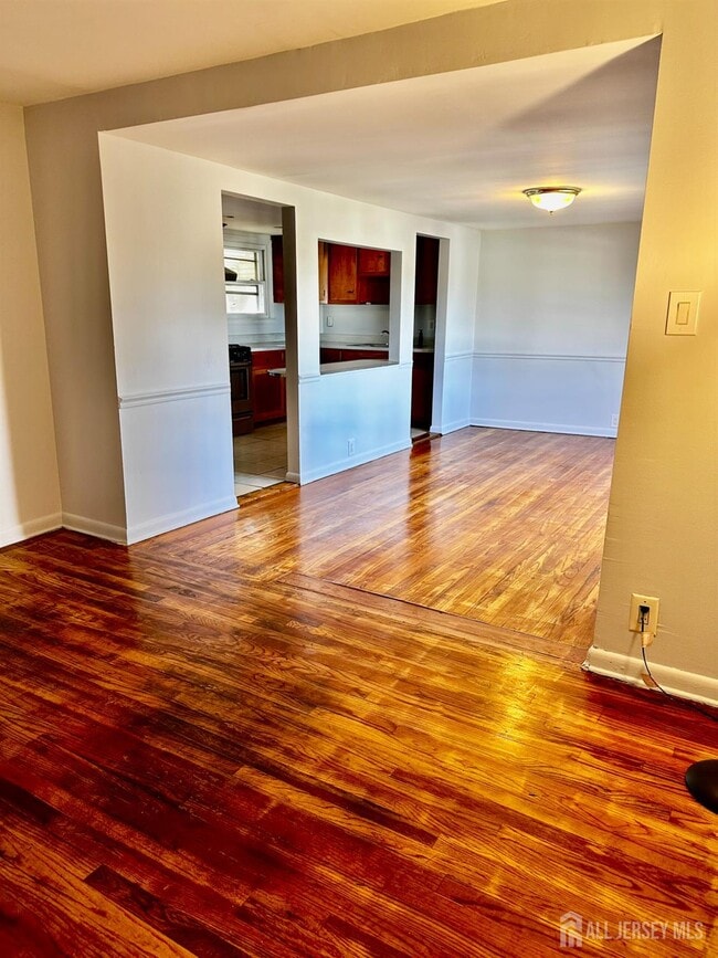 Photo - 428 New Market Rd Unit 2