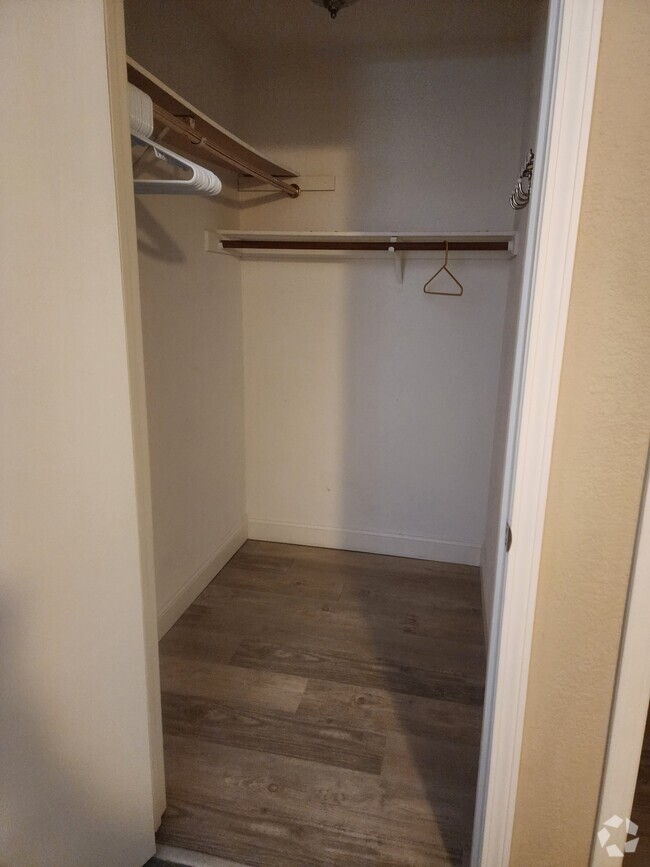 Building Photo - 2070 University Park Dr Rental