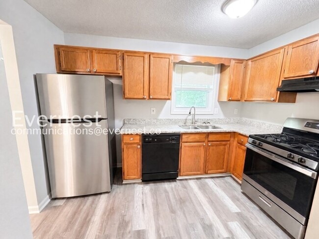 Photo - 229 Hampton Dr