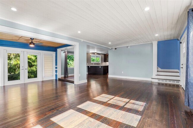 Photo - 920 S Mills Ave