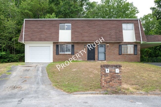 Building Photo - 2323 Green Forest Dr Unit A