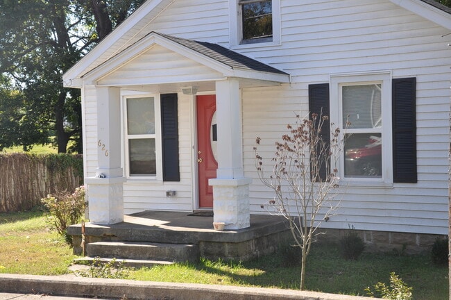 Building Photo - Sea Hero - Pre-Leasing for Fall Semester 2026 Rental