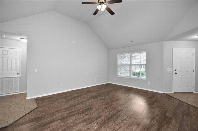 Photo - 1240 Lariat Dr