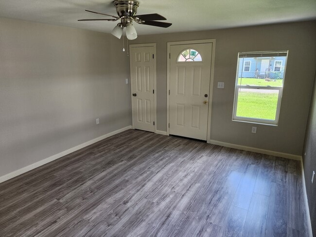 Photo - 4675 Hartel St Unit 4675