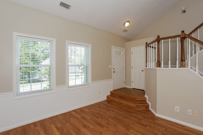 Photo - 2328 Torrington Ln