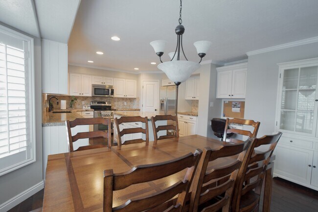 7136 Ponderosa Way